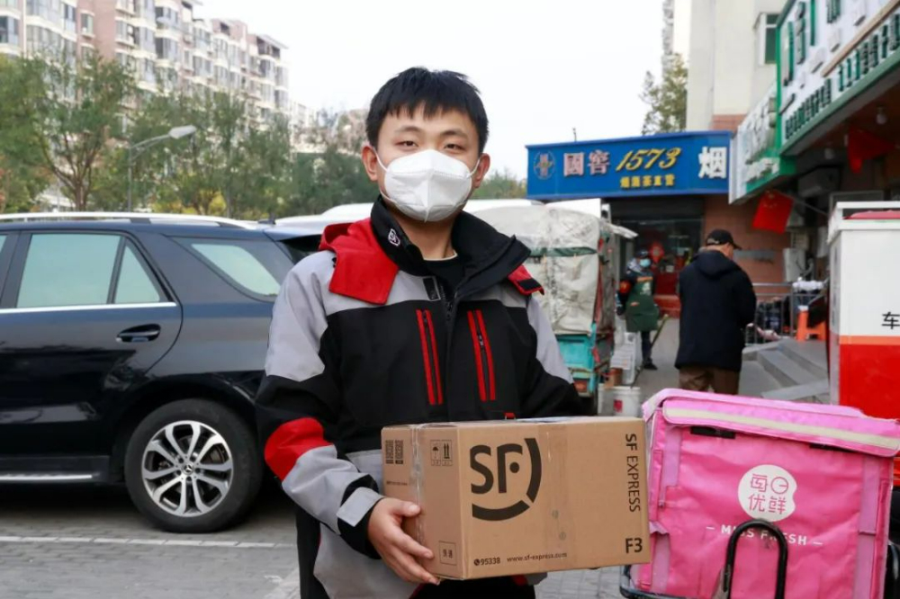 北京快遞加速恢復(fù)：外地小哥馳援、開啟夜派模式